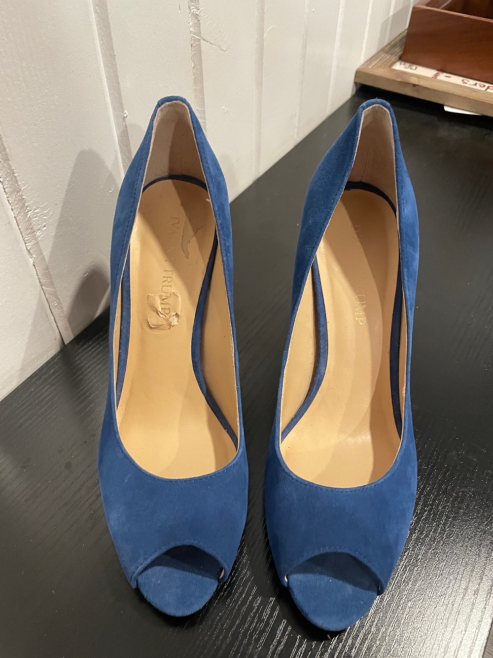 Ivanka Trump Women's Blue Suede Peep-Toe High Heels size 8.5 - Picture 4 of 6